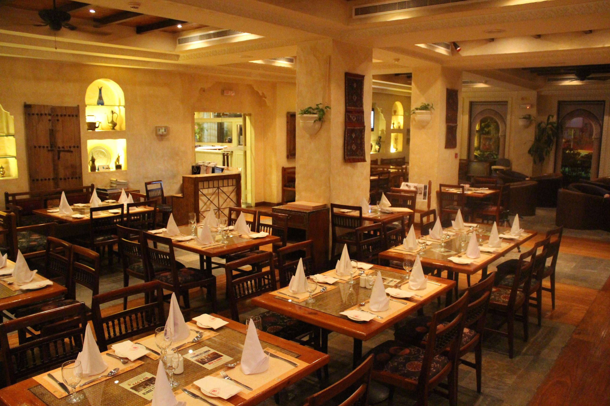 Delmon International Hotel Manama Dış mekan fotoğraf
