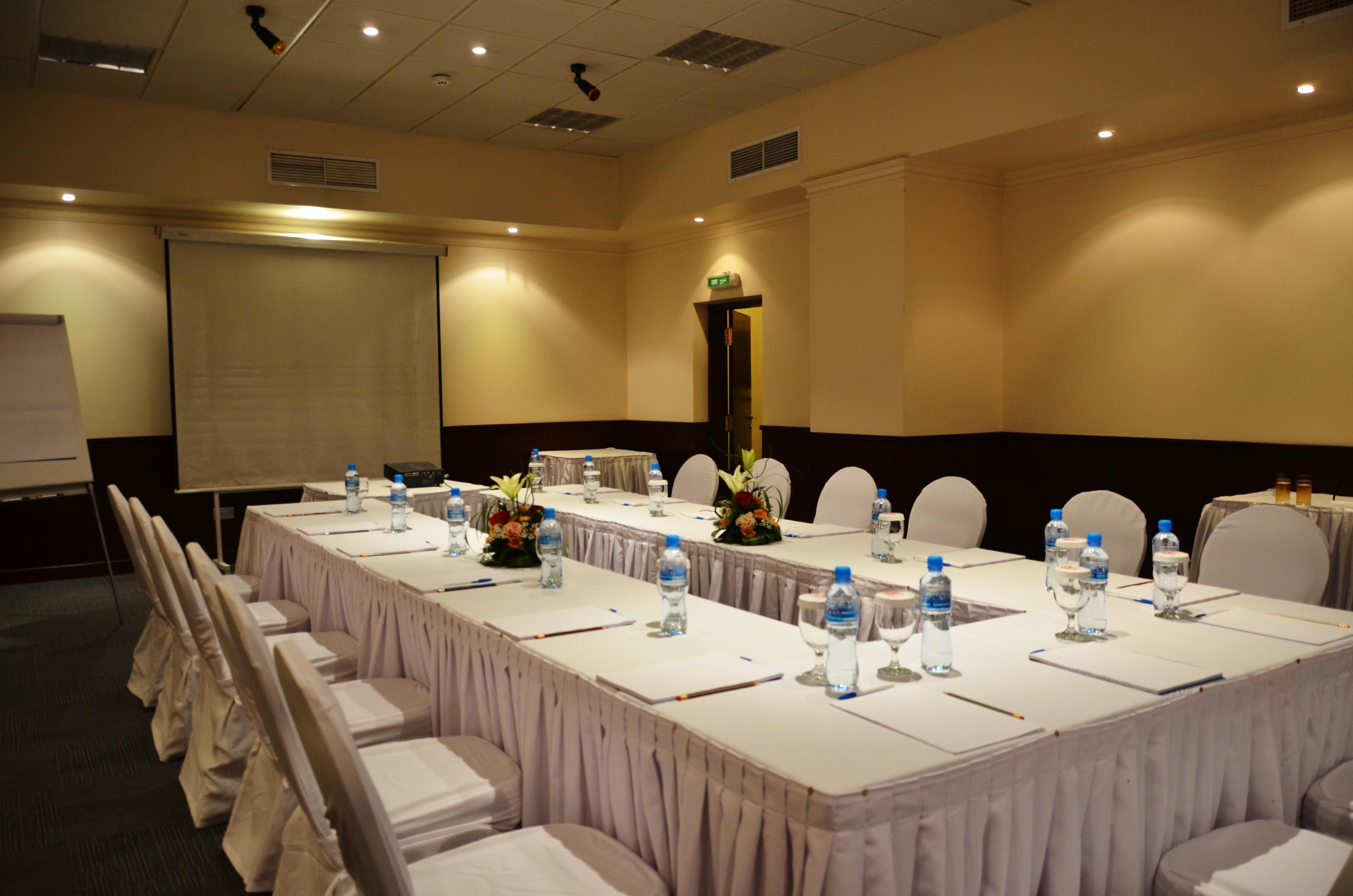 Delmon International Hotel Manama Dış mekan fotoğraf
