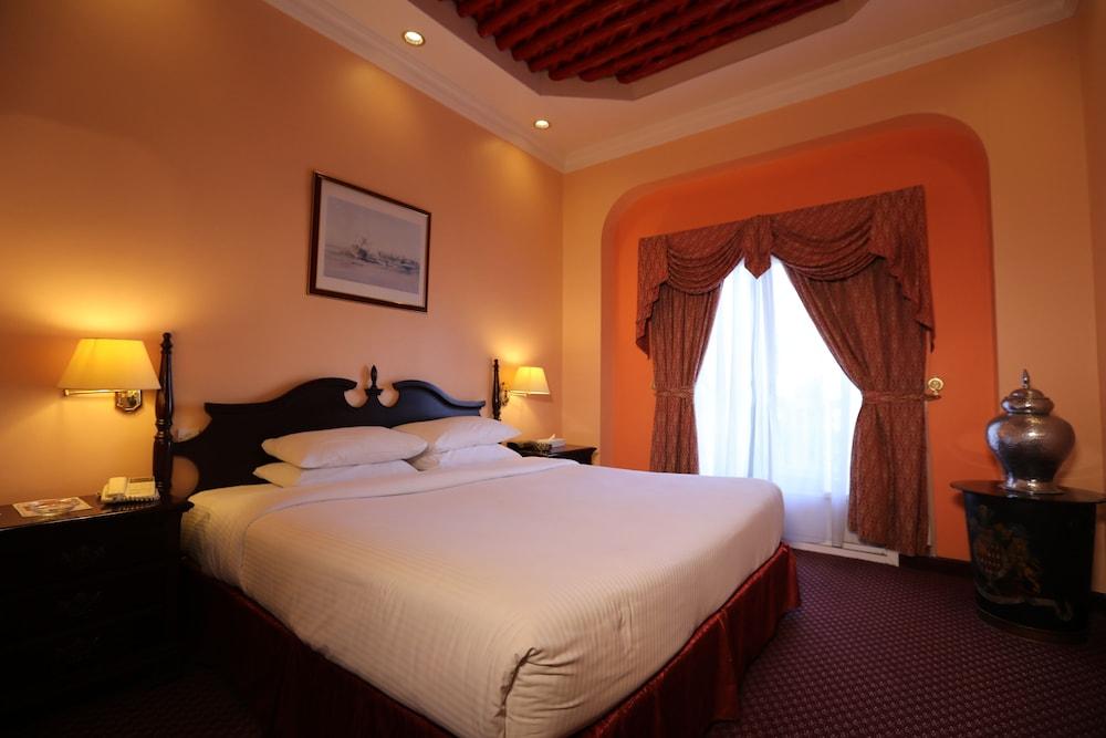 Delmon International Hotel Manama Dış mekan fotoğraf