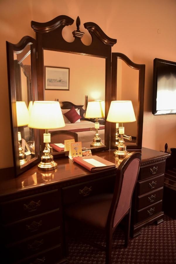 Delmon International Hotel Manama Dış mekan fotoğraf