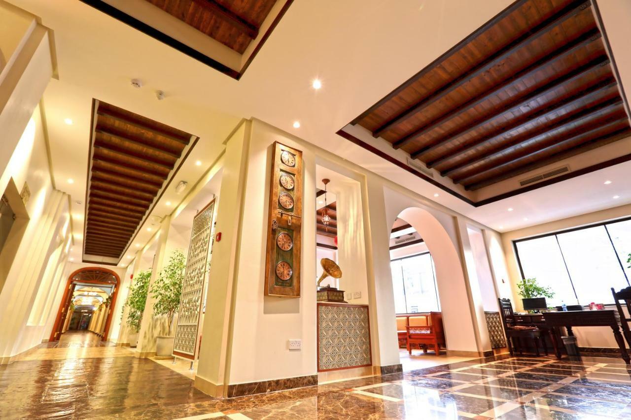 Delmon International Hotel Manama Dış mekan fotoğraf