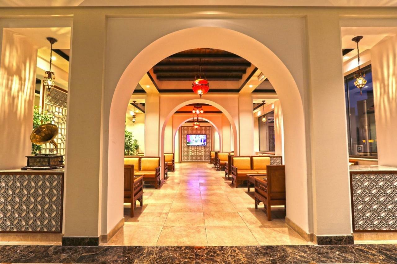Delmon International Hotel Manama Dış mekan fotoğraf
