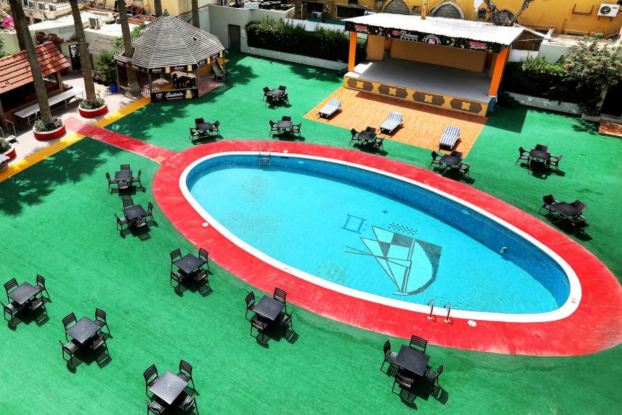 Delmon International Hotel Manama Dış mekan fotoğraf
