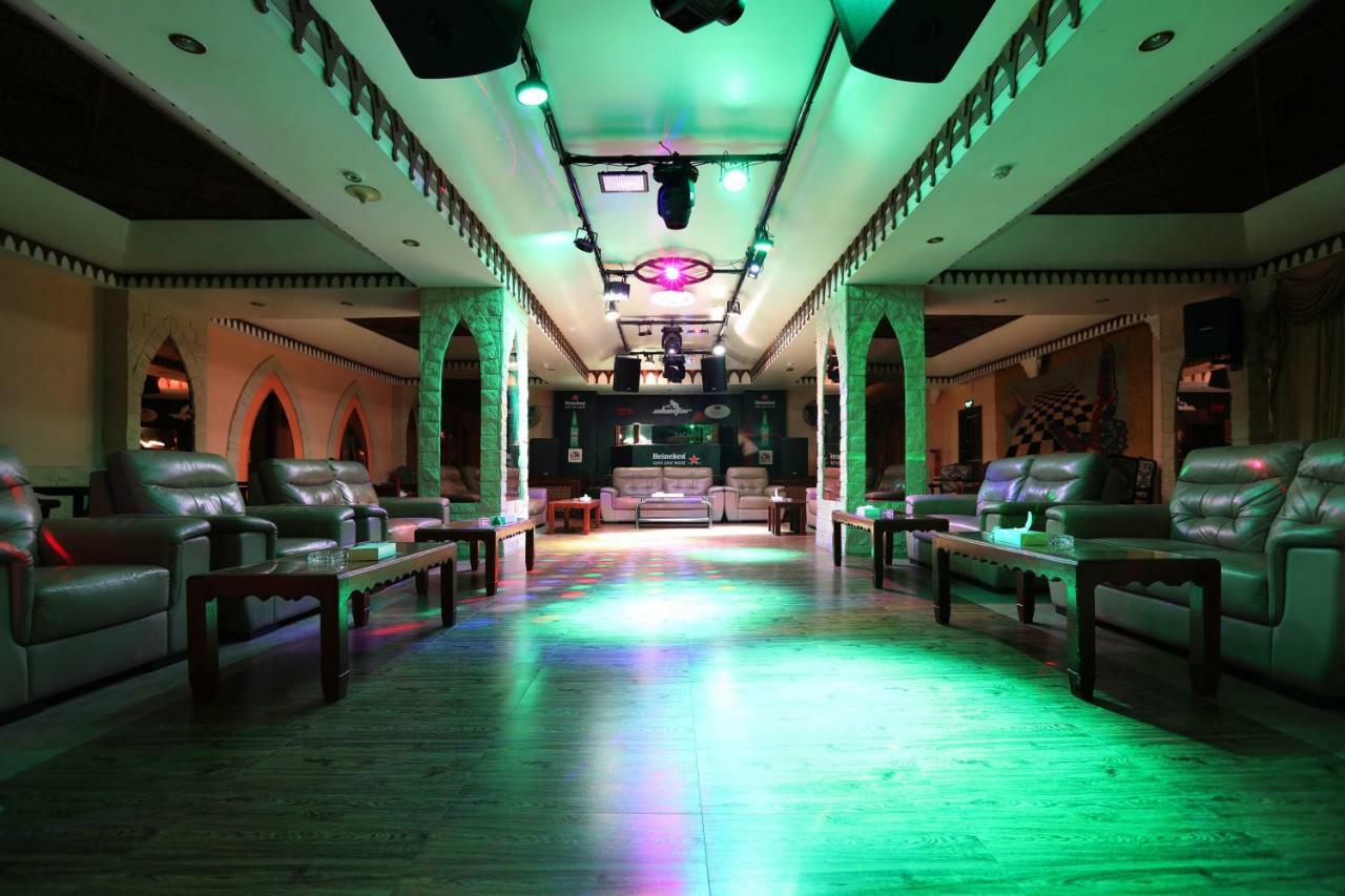 Delmon International Hotel Manama Dış mekan fotoğraf