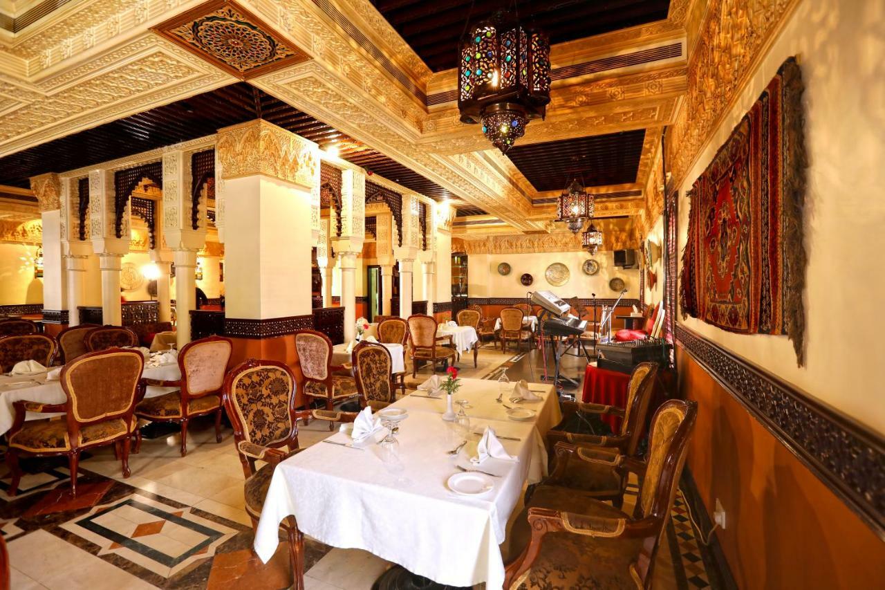 Delmon International Hotel Manama Dış mekan fotoğraf